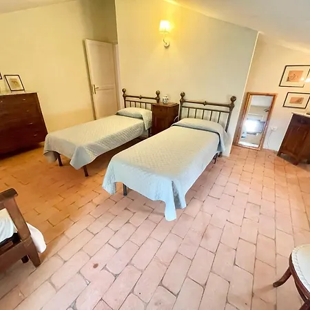 Exc Beautiful Villa, Pool Grounds - Pool House - Sleeps 11 Guests