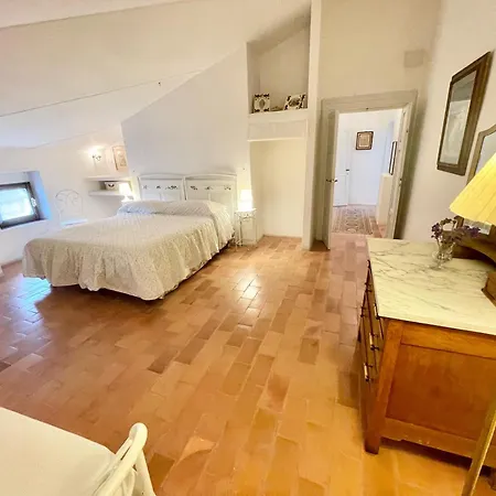 Villa Exc Beautiful Villa, Pool Grounds - Pool House - Sleeps 11 Guests