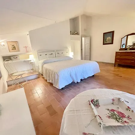 Exc Beautiful Villa, Pool Grounds - Pool House - Sleeps 11 Guests Βίλα Σπολέτο