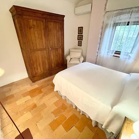Exc Beautiful Villa, Pool Grounds - Pool House - Sleeps 11 Guests Villa