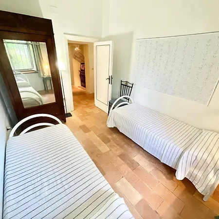 Exc Beautiful Villa, Pool Grounds - Pool House - Sleeps 11 Guests *